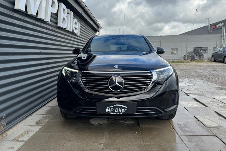 Grøn Mercedes EQC400 fra 2023