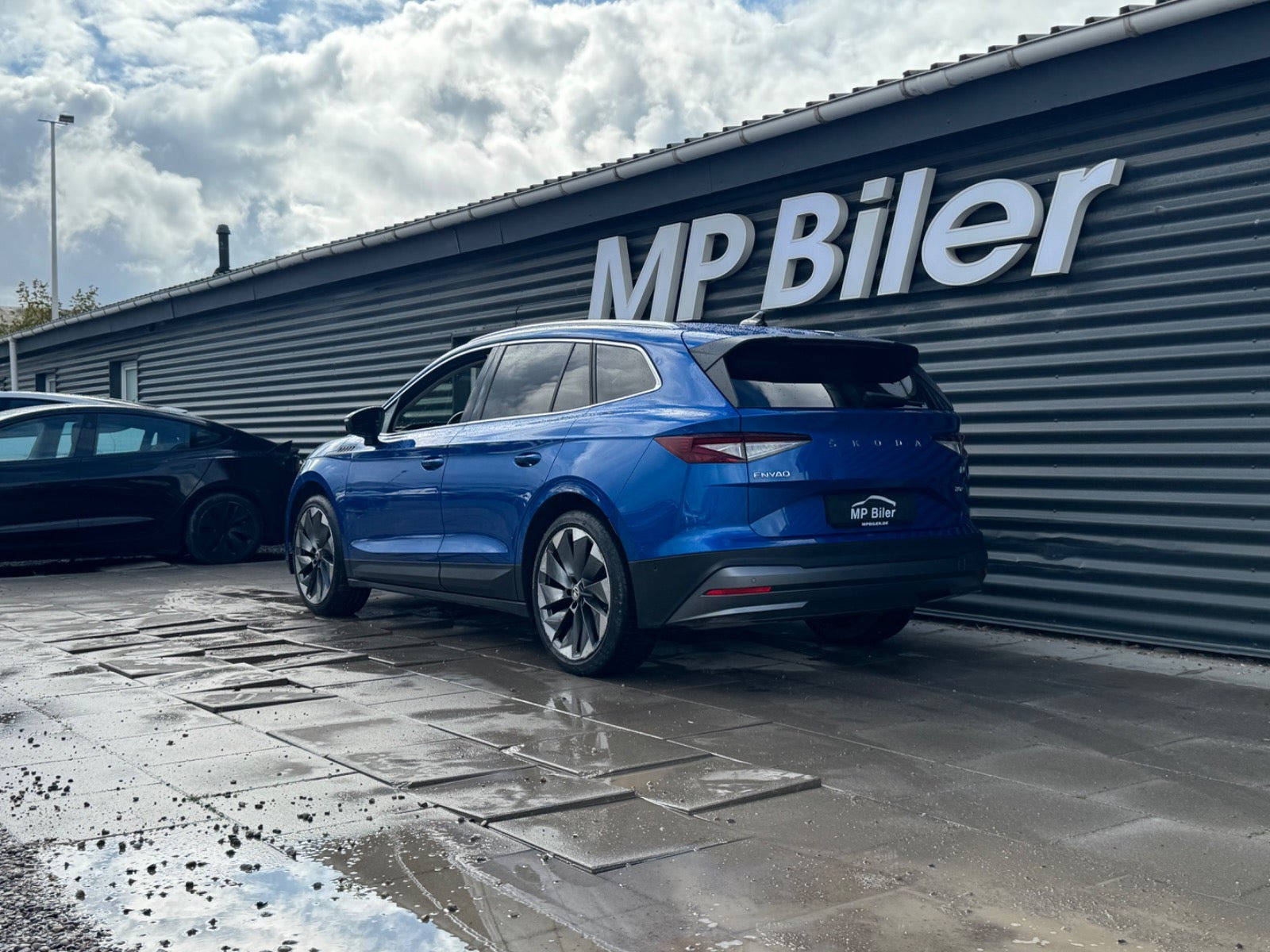 Blå Skoda Enyaq fra 2022