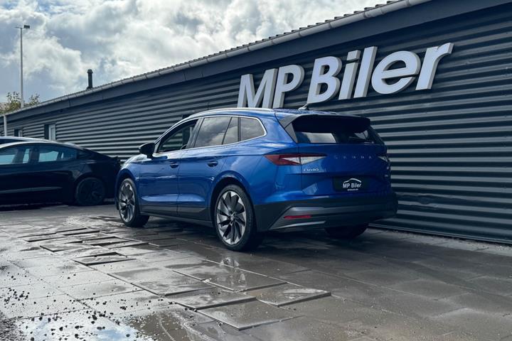 Blå Skoda Enyaq fra 2022