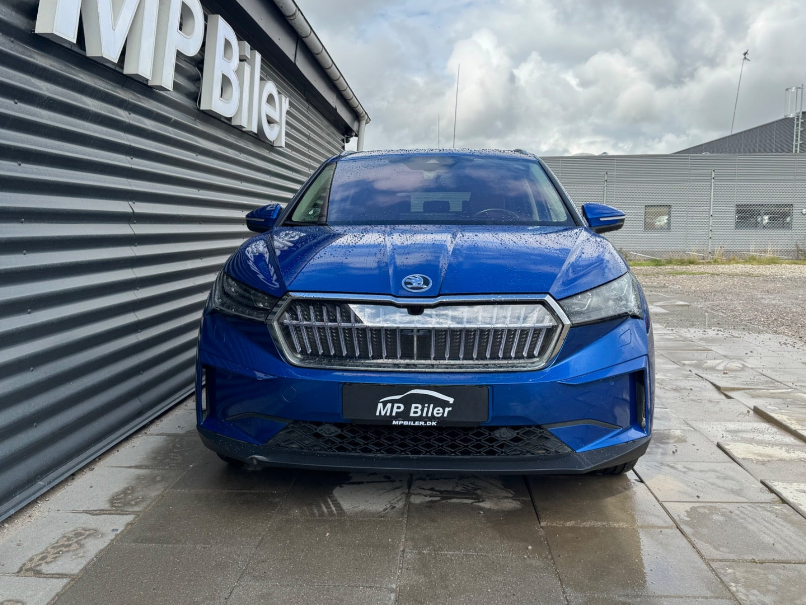 Blå Skoda Enyaq fra 2022