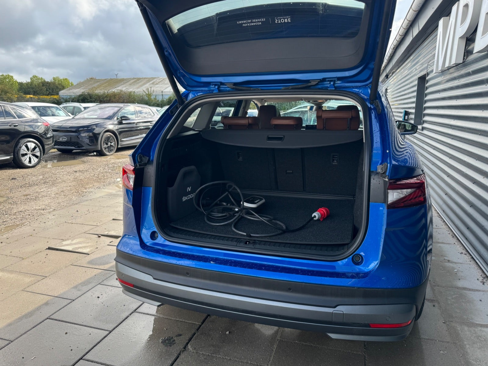 Blå Skoda Enyaq fra 2022