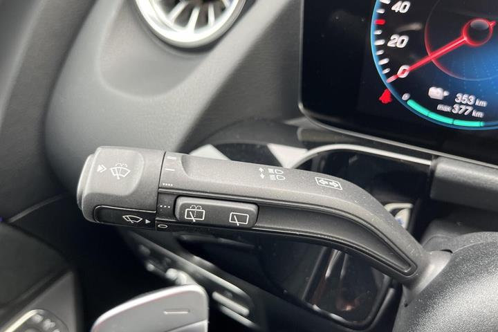 Grå Mercedes EQA250+ fra 2023