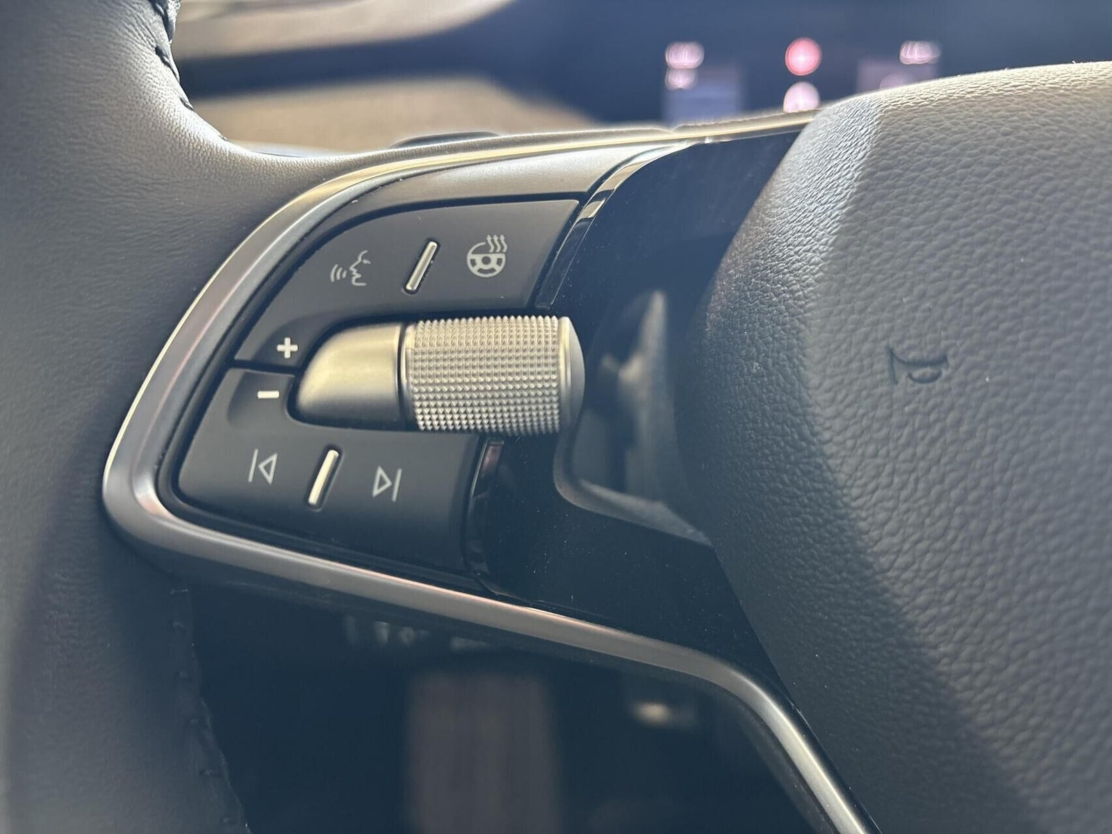 Grå Skoda Enyaq fra 2025