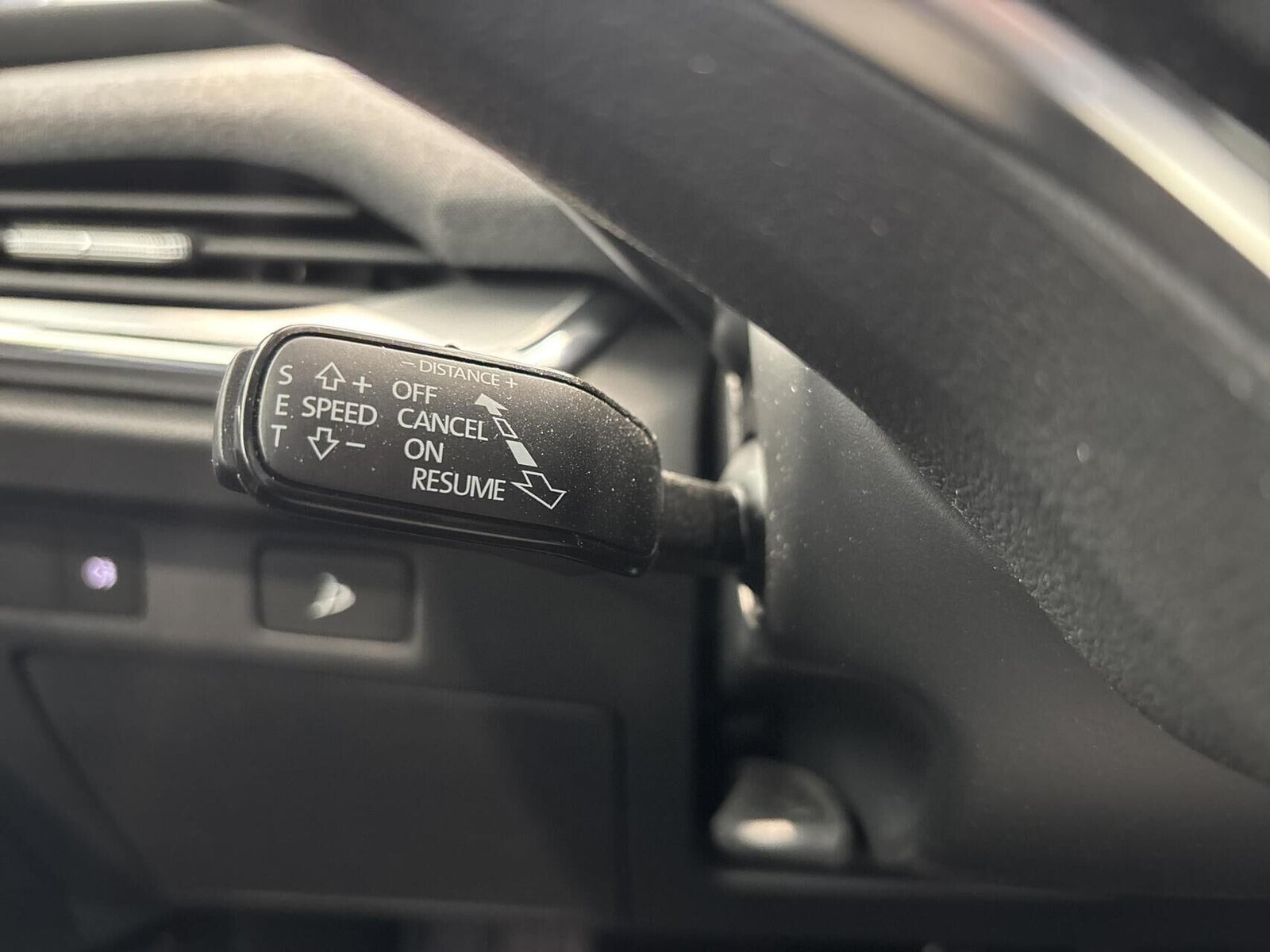 Grå Skoda Enyaq fra 2025
