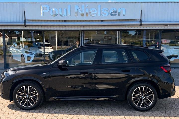 Sort BMW iX1 fra 2023