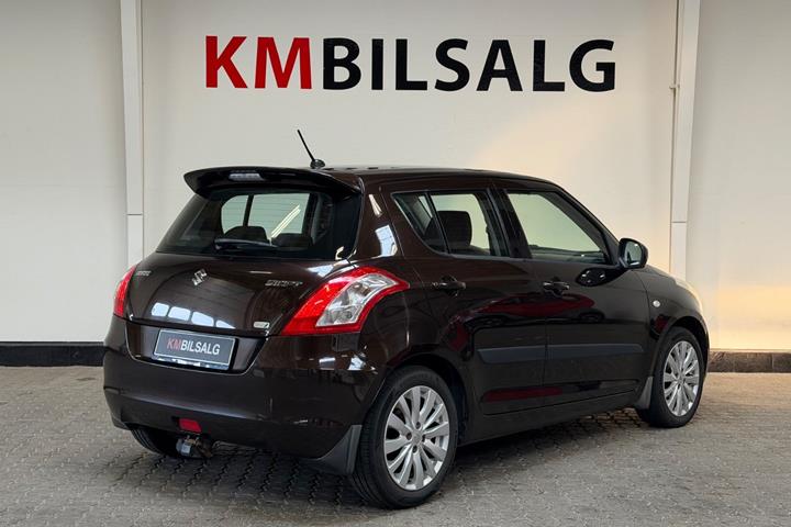 Brun Suzuki Swift fra 2012