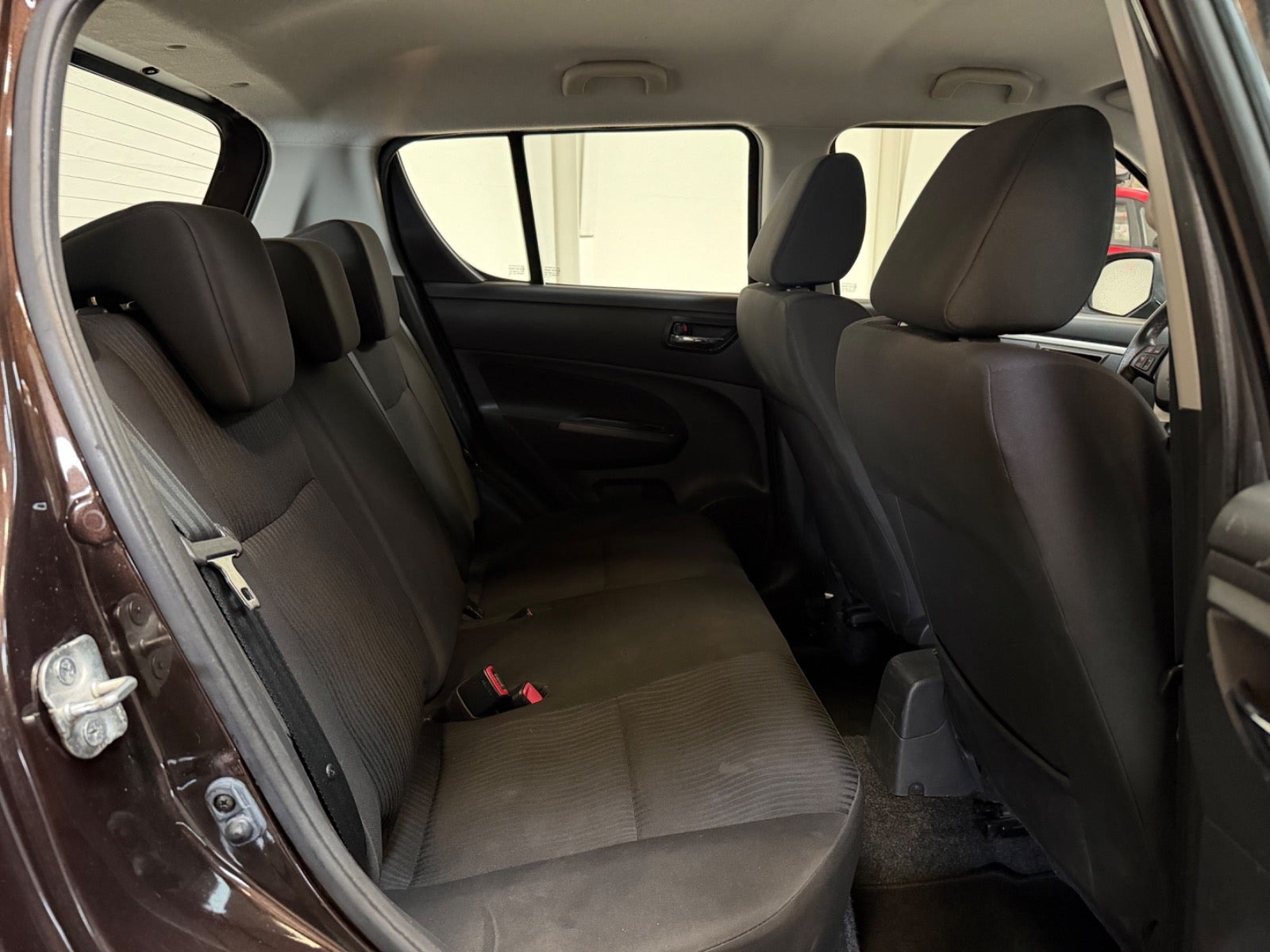 Brun Suzuki Swift fra 2012
