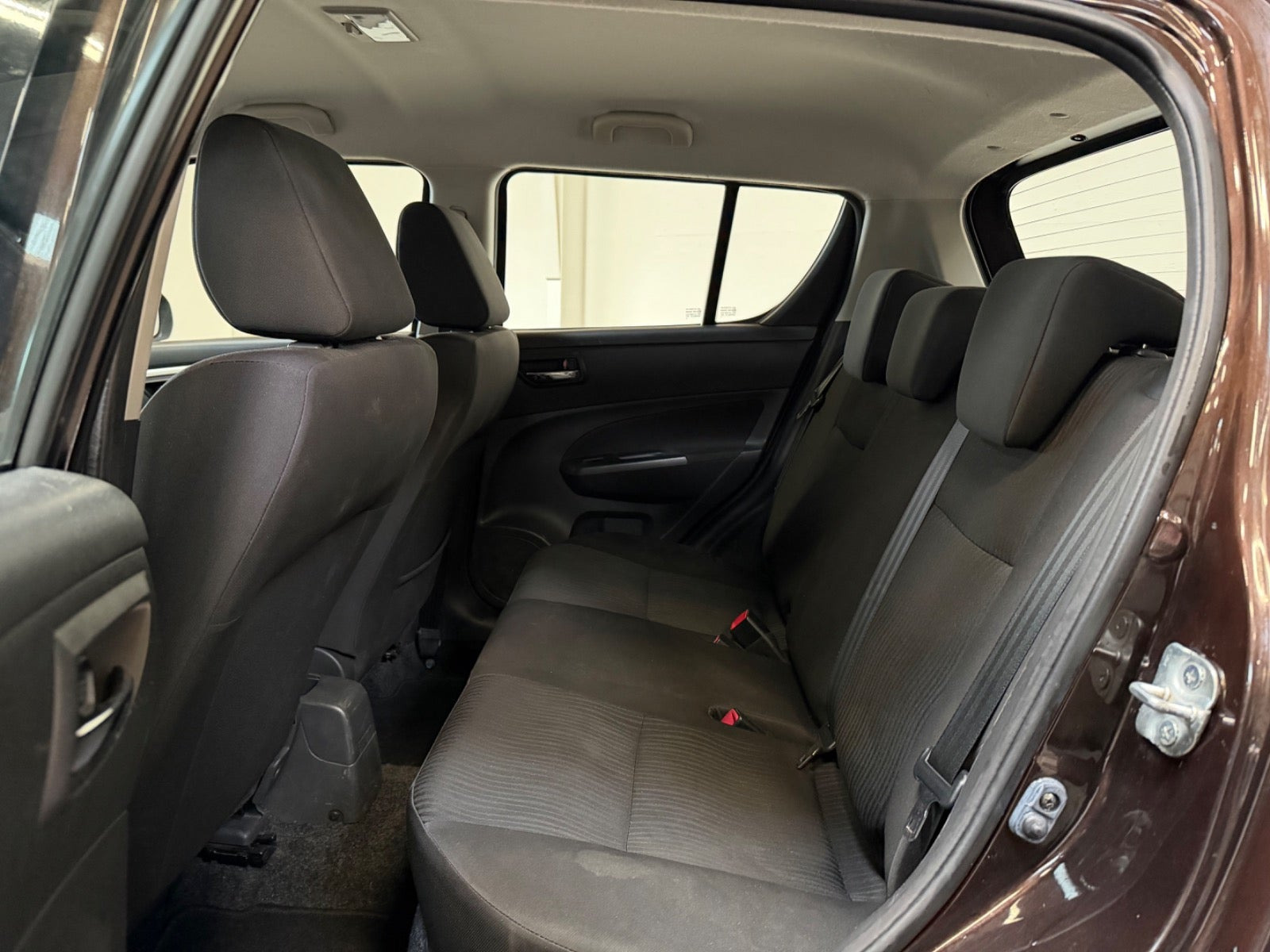 Brun Suzuki Swift fra 2012