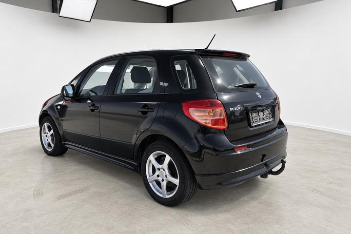 Sort Suzuki SX4 fra 2011