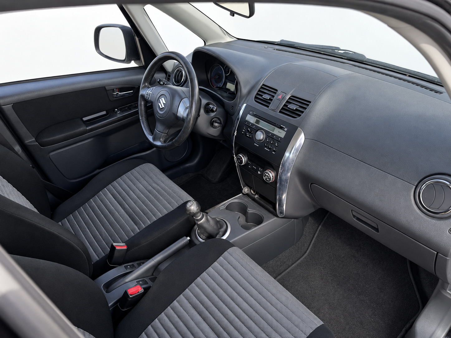 Sort Suzuki SX4 fra 2011