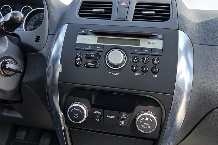 Sort Suzuki SX4 fra 2011
