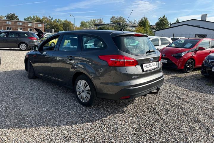 Grå Ford Focus fra 2015