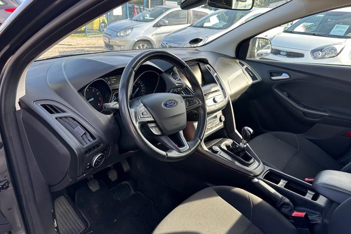 Grå Ford Focus fra 2015