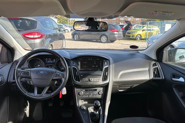 Grå Ford Focus fra 2015