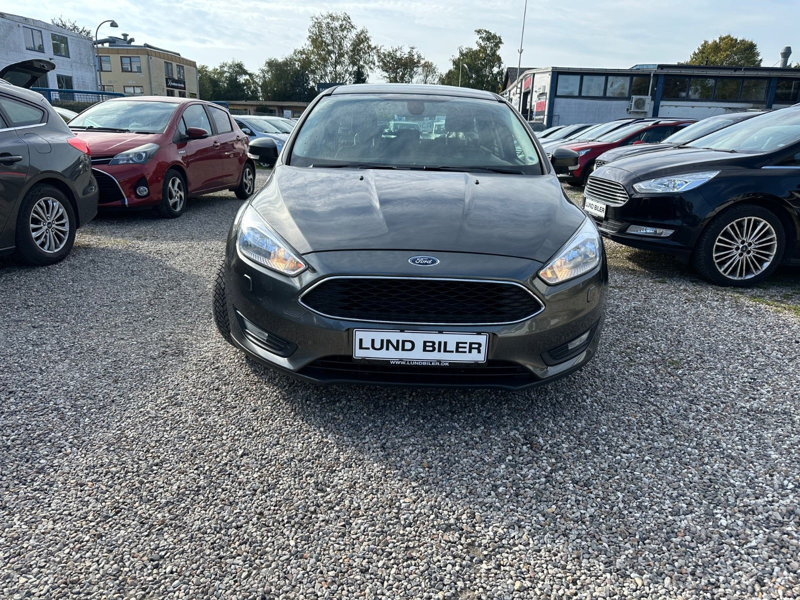 Grå Ford Focus fra 2015