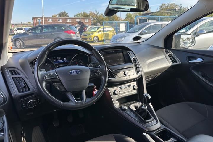 Grå Ford Focus fra 2015