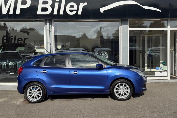 Blå Suzuki Baleno fra 2016
