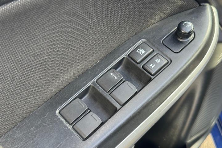 Blå Suzuki Baleno fra 2016