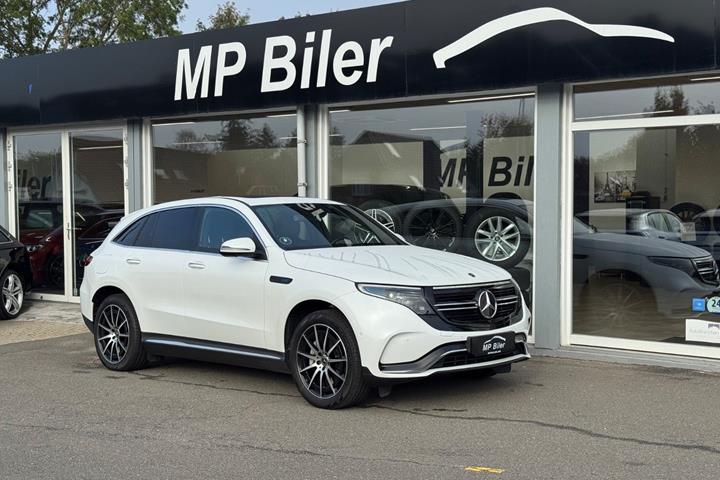 Hvid Mercedes EQC400 fra 2019 set udefra