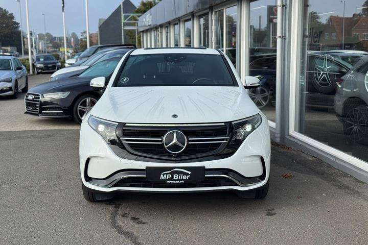 Hvid Mercedes EQC400 fra 2019