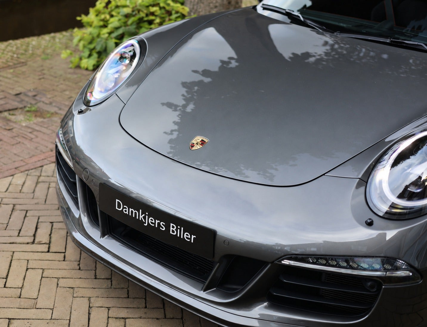 Sort Porsche 911 Carrera 4 GTS fra 2015