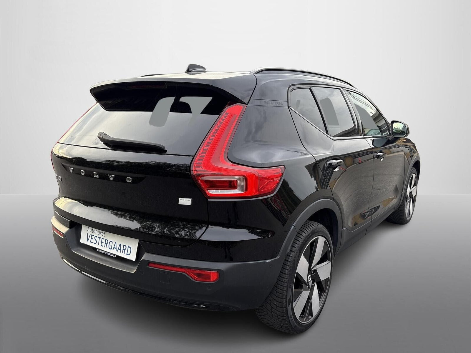 Sort Volvo XC40 fra 2023