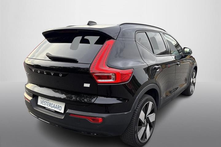 Sort Volvo XC40 fra 2023