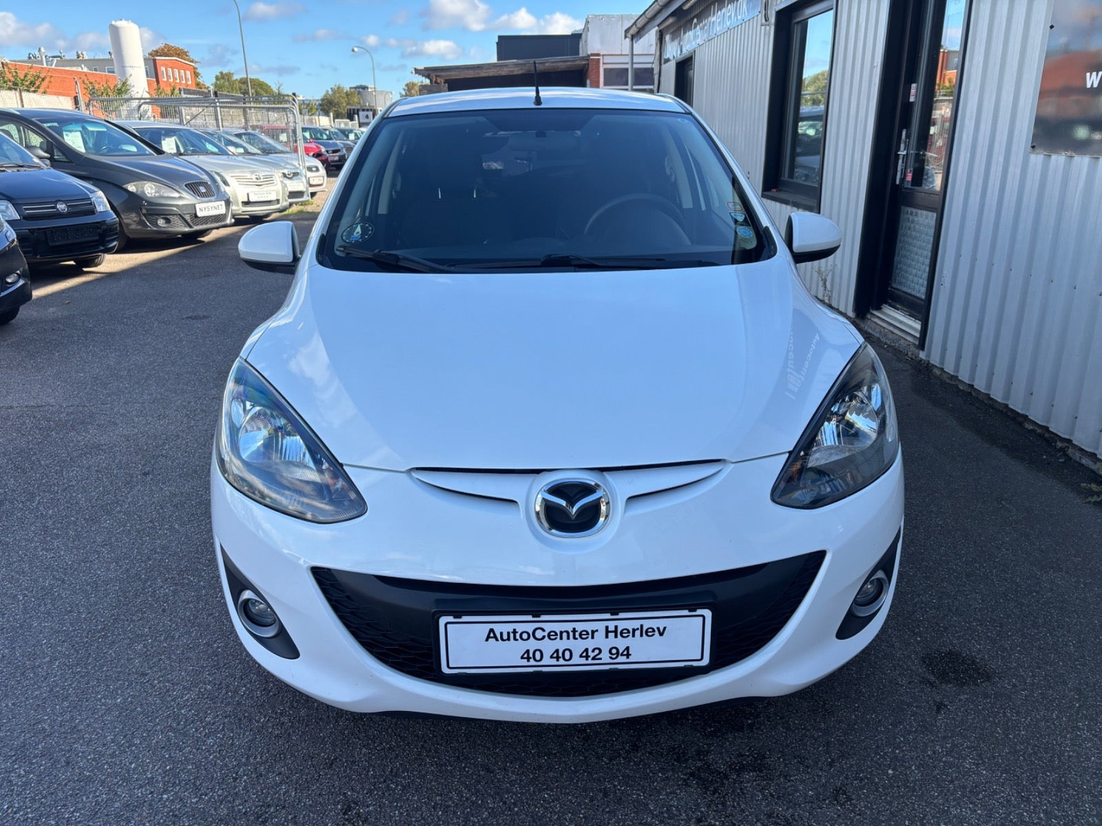 Hvid Mazda 2 fra 2015