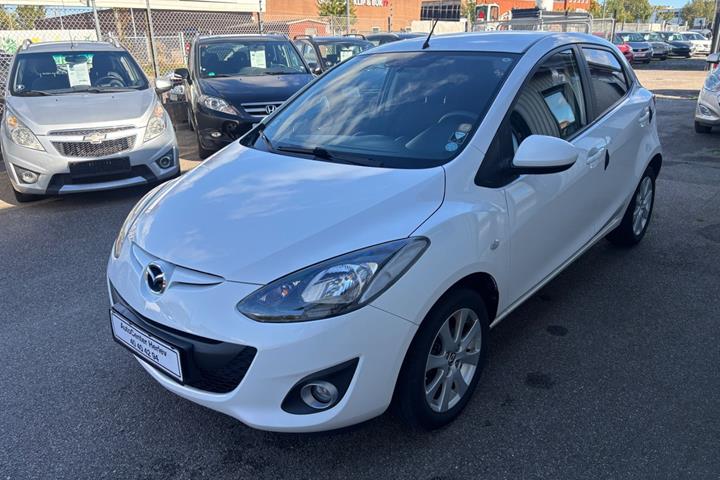 Hvid Mazda 2 fra 2015