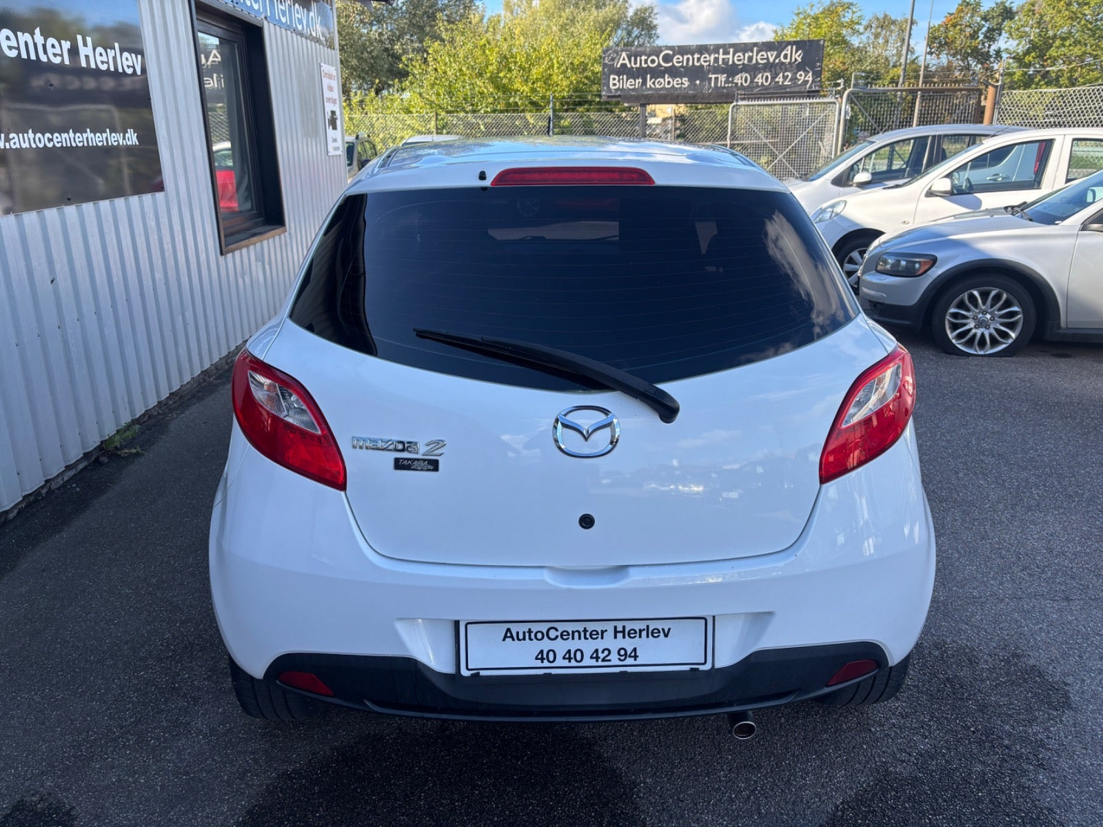 Hvid Mazda 2 fra 2015