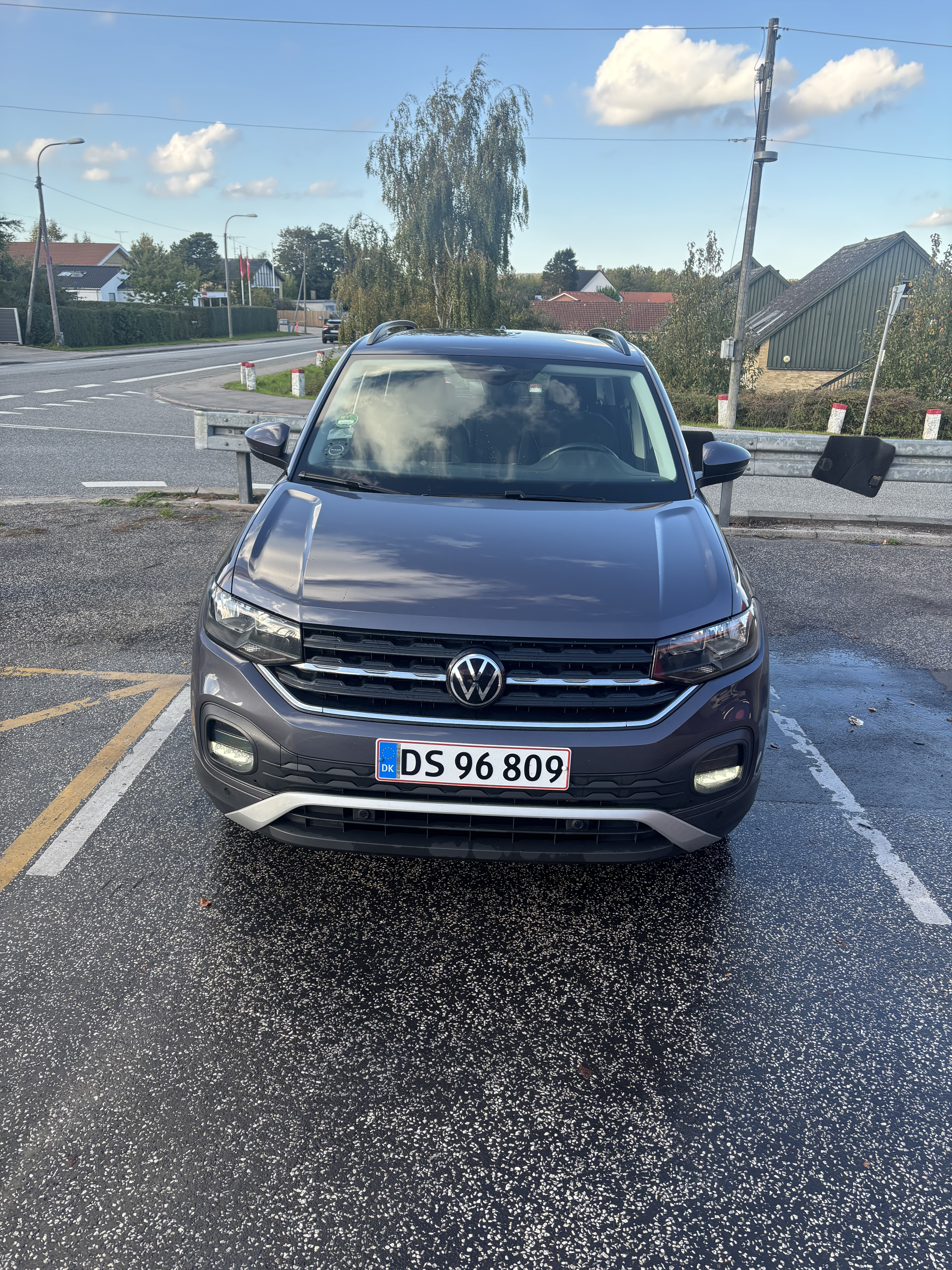 Grå VW T-Cross fra 2023