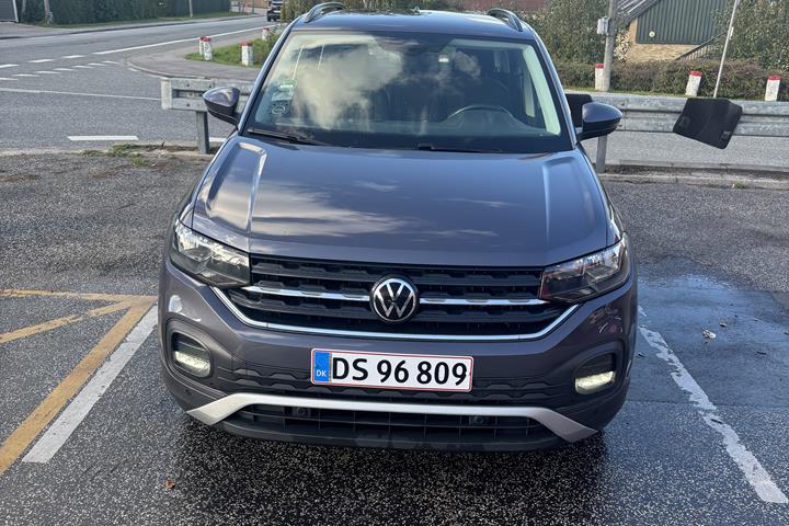 Grå VW T-Cross fra 2023