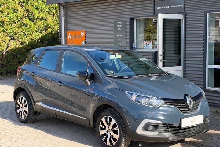 Grå Renault Captur fra 2018