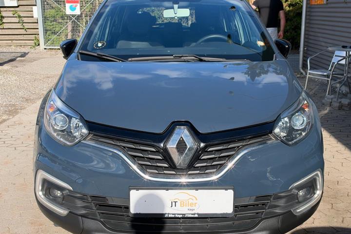 Grå Renault Captur fra 2018