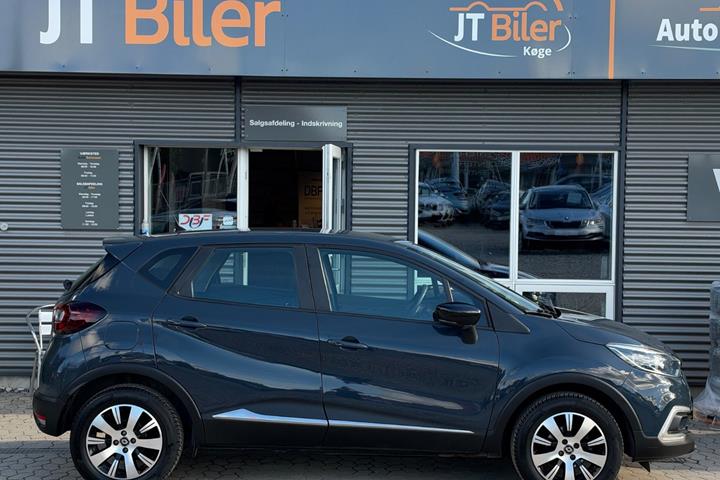 Grå Renault Captur fra 2018