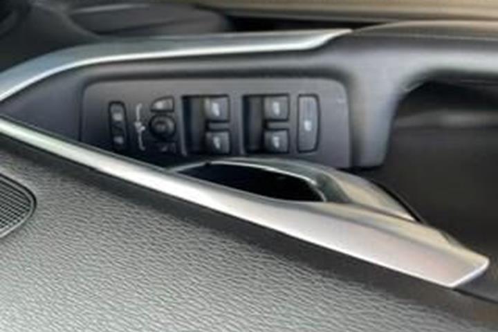 Sort Volvo V40 fra 2017