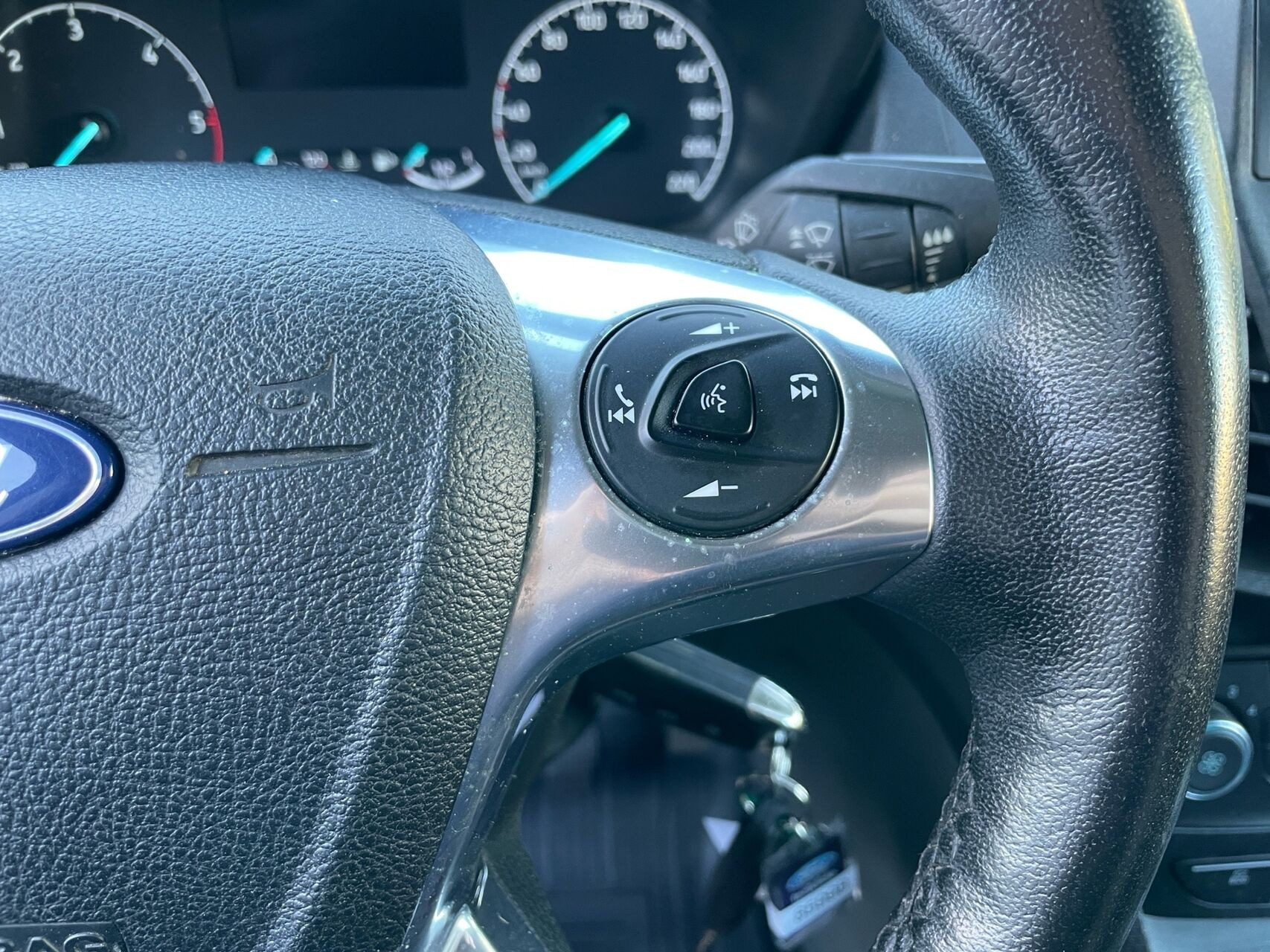 Hvid Ford Transit Connect fra 2019