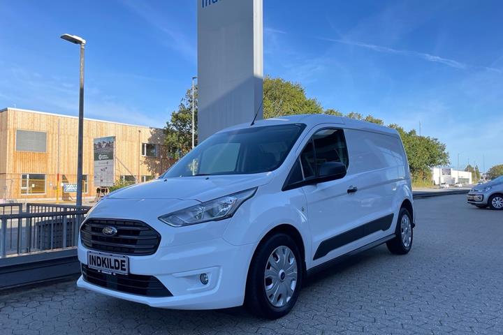 Hvid Ford Transit Connect fra 2019 set udefra