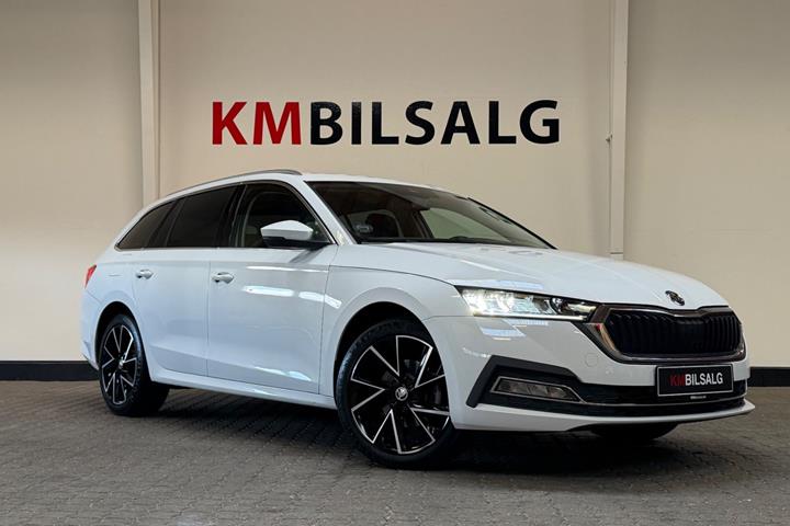 Hvid Skoda Octavia fra 2021