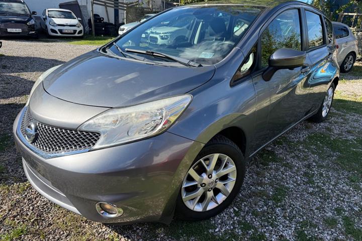 Grå Nissan Note fra 2014