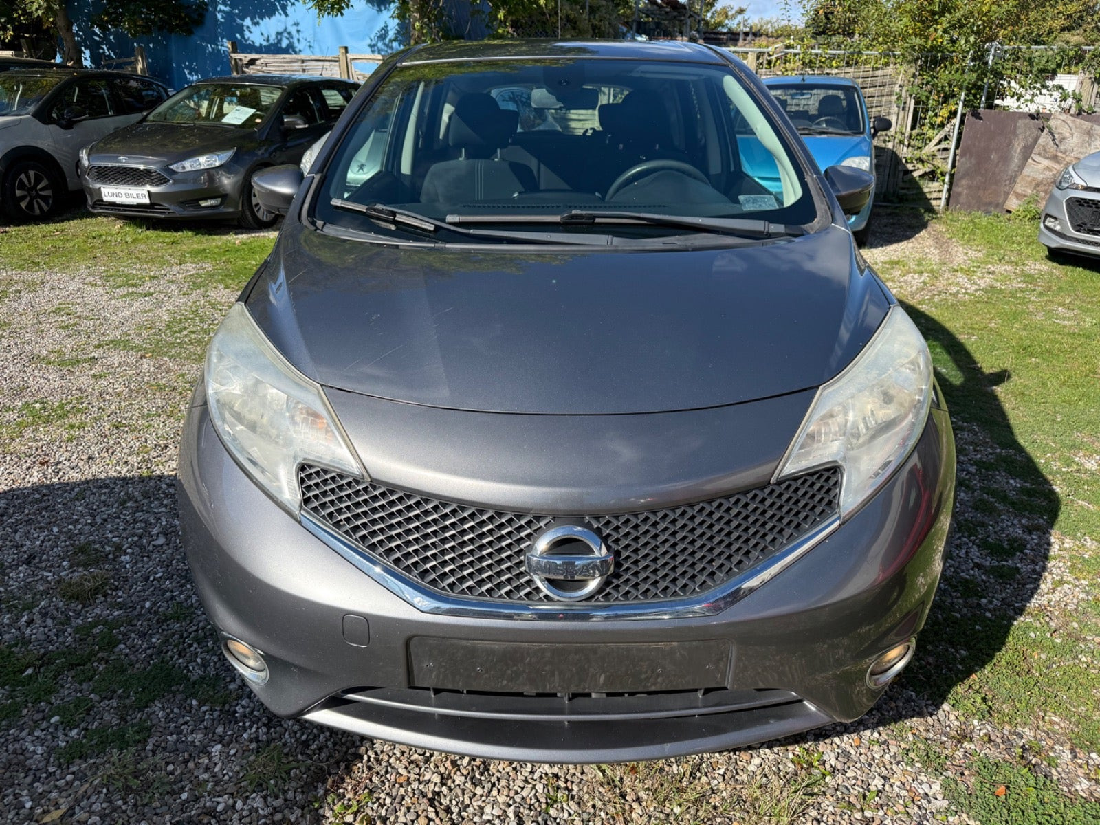 Grå Nissan Note fra 2014
