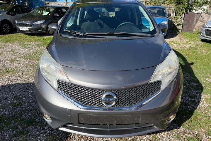 Grå Nissan Note fra 2014