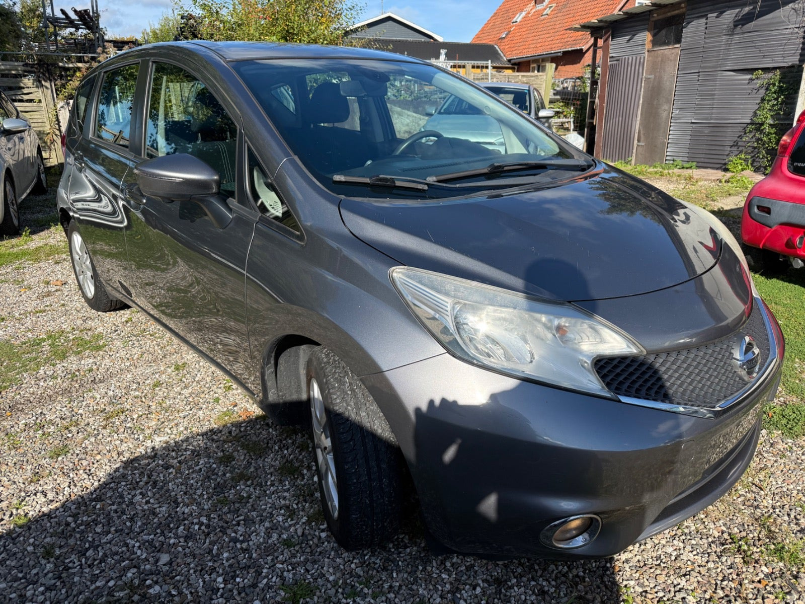 Grå Nissan Note fra 2014