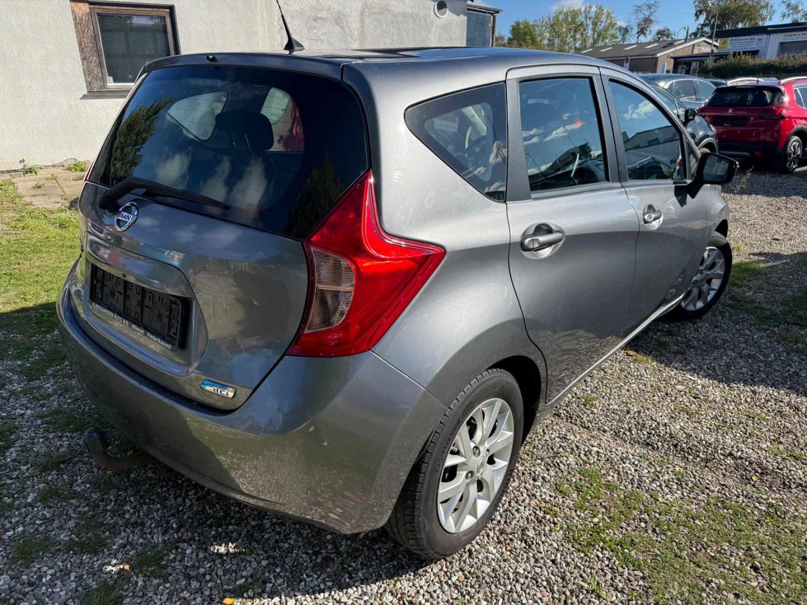 Grå Nissan Note fra 2014