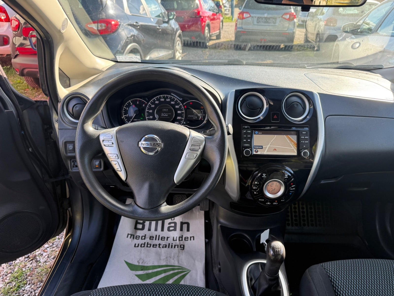 Grå Nissan Note fra 2014