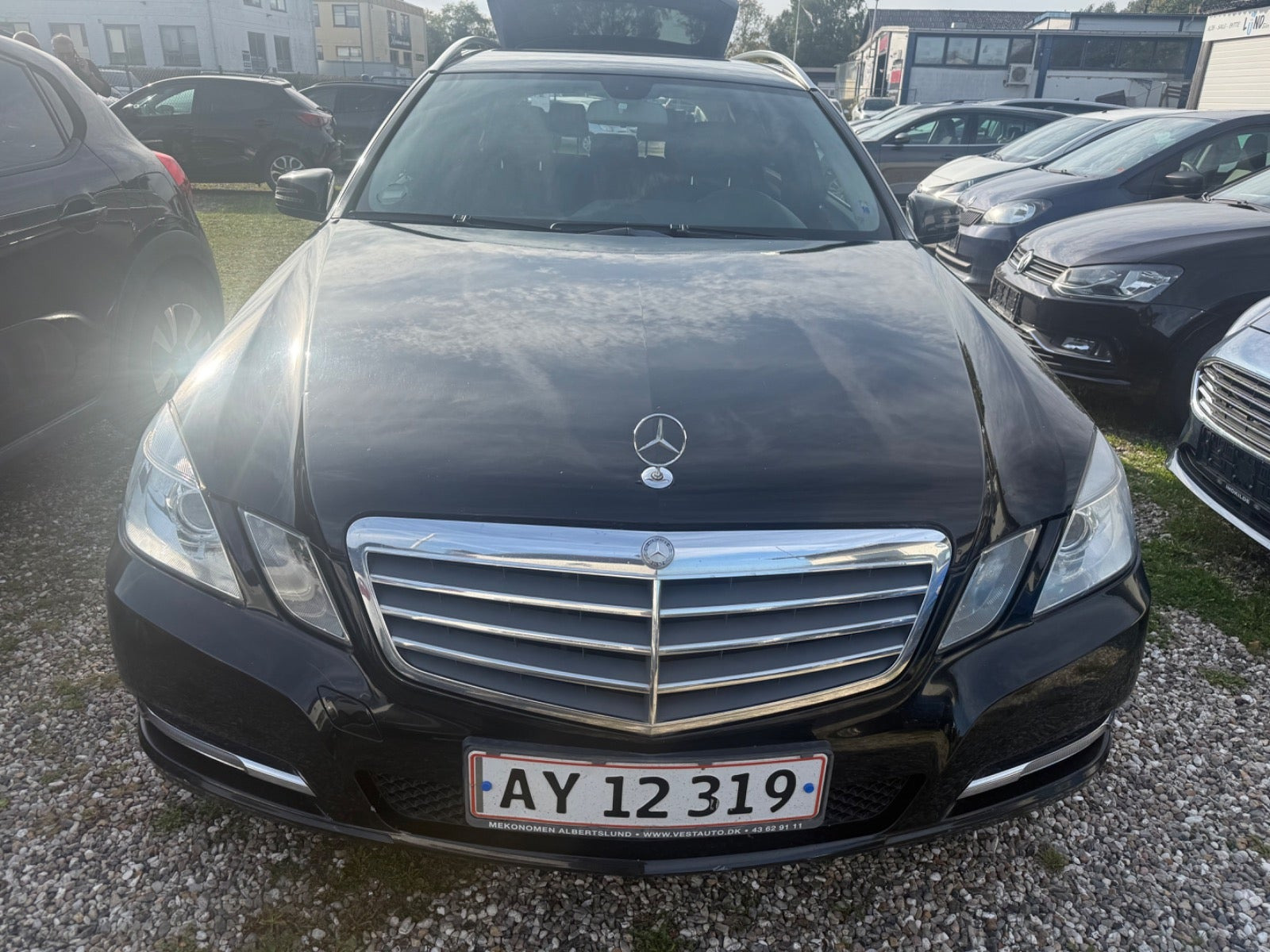 Sort Mercedes E200 fra 2013