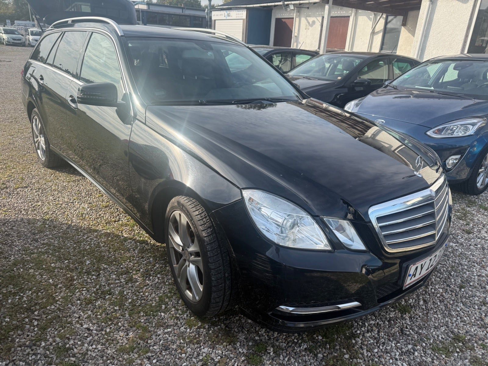 Sort Mercedes E200 fra 2013