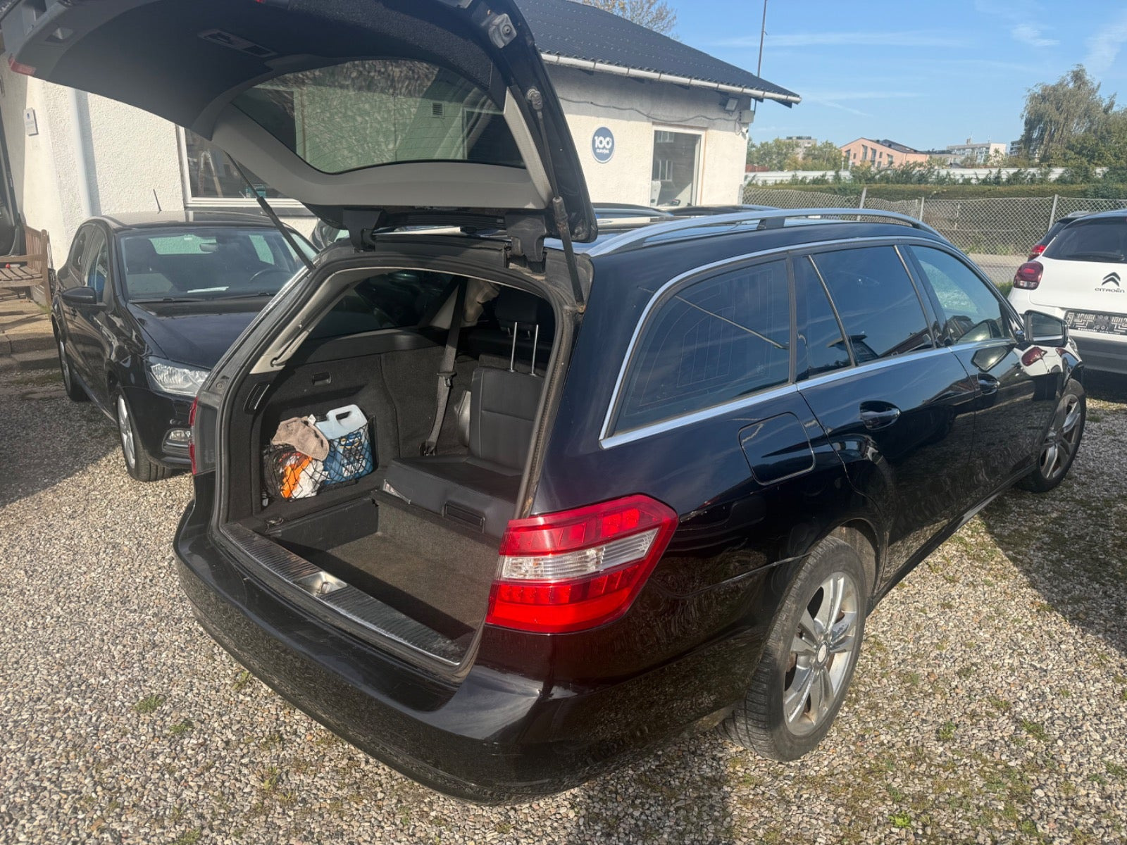 Sort Mercedes E200 fra 2013