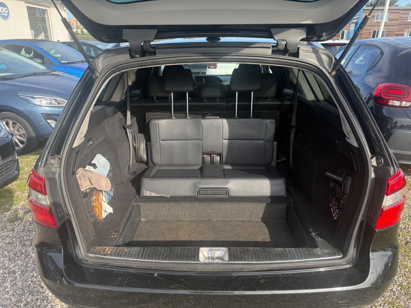 Sort Mercedes E200 fra 2013