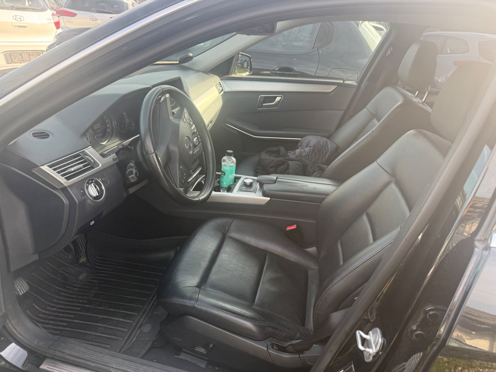 Sort Mercedes E200 fra 2013